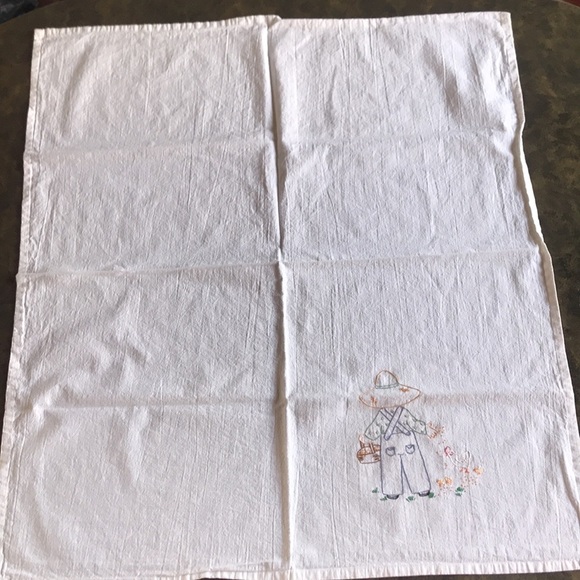 Set of 6 hand embroidered 100 % cotton kitchen linens/ towels with boys motif - Picture 1 of 12
